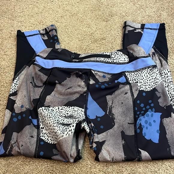 Lululemon cropped pants size 6 - Picture 1 of 8
